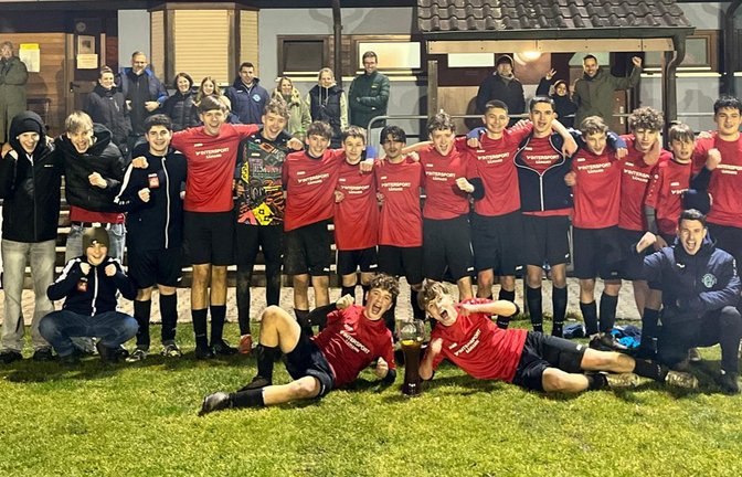 Jubel über den Einzug ins Halbfinale des Bezirkspokals. <span class='image-autor'>Foto: privat</span>