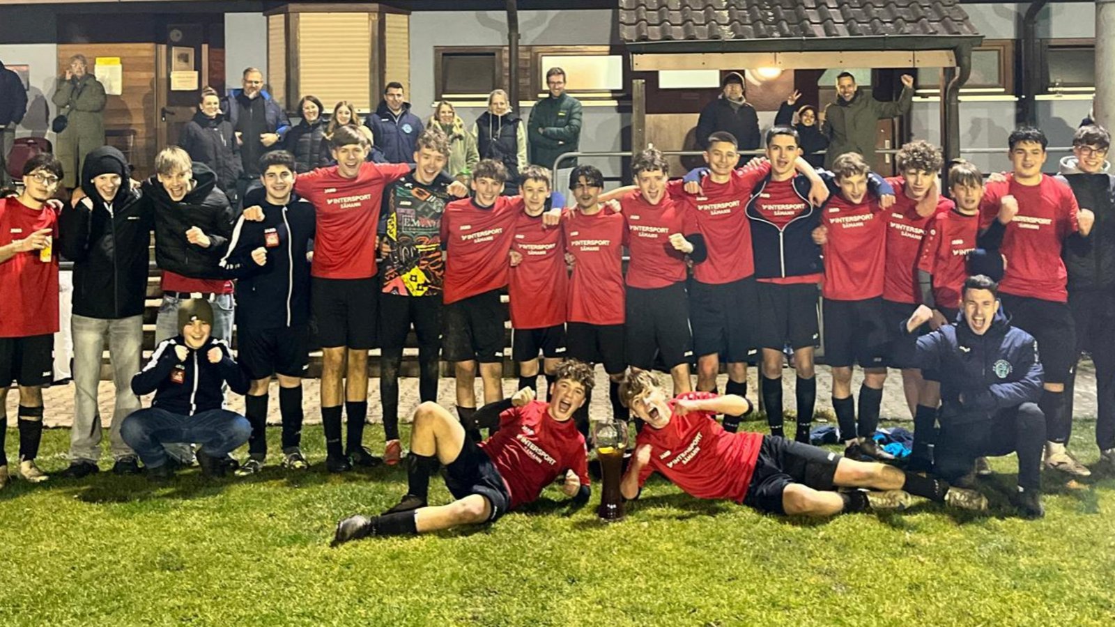 Jubel über den Einzug ins Halbfinale des Bezirkspokals. Foto: privat