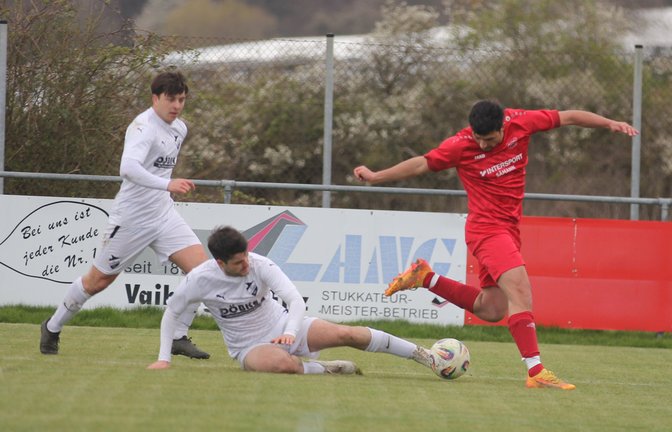 Kann sich Can Staiger (rechts) mit dem TSV Großglattbach im Auswärtsspiel beim Tabellenzweiten SGM Nussdorf/Roßwag behaupten? <span class='image-autor'>Foto: Dittrich</span>