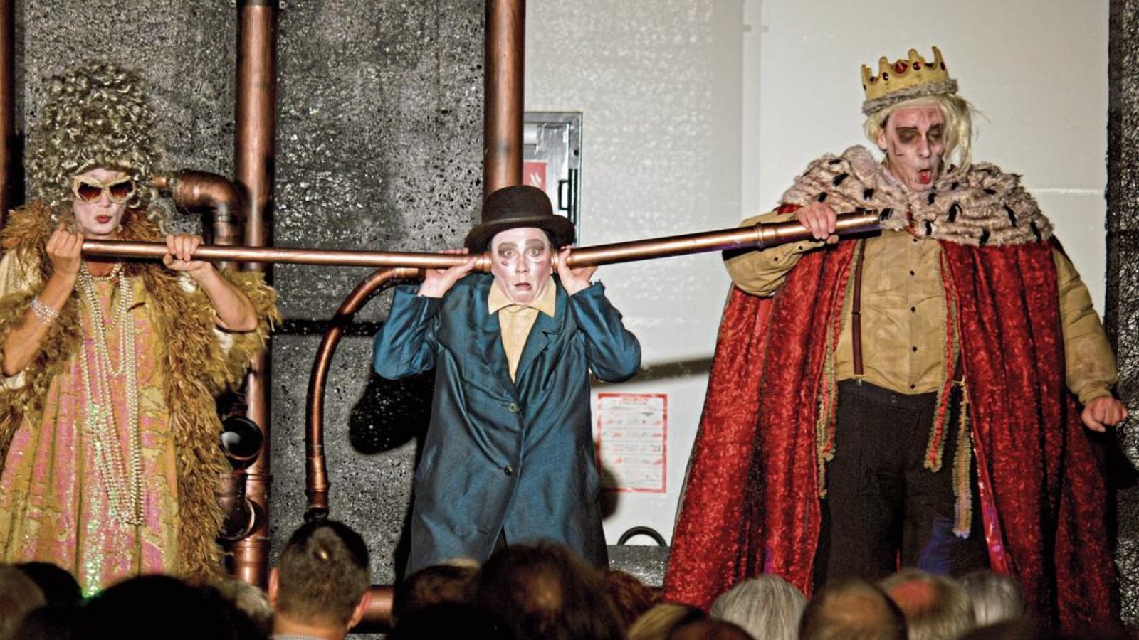 So sieht die Gehirnwäsche auf königliche Art aus. Fotos: Friedrich So sieht die Gehirnwäsche auf königliche Art aus. Fotos: Friedrich