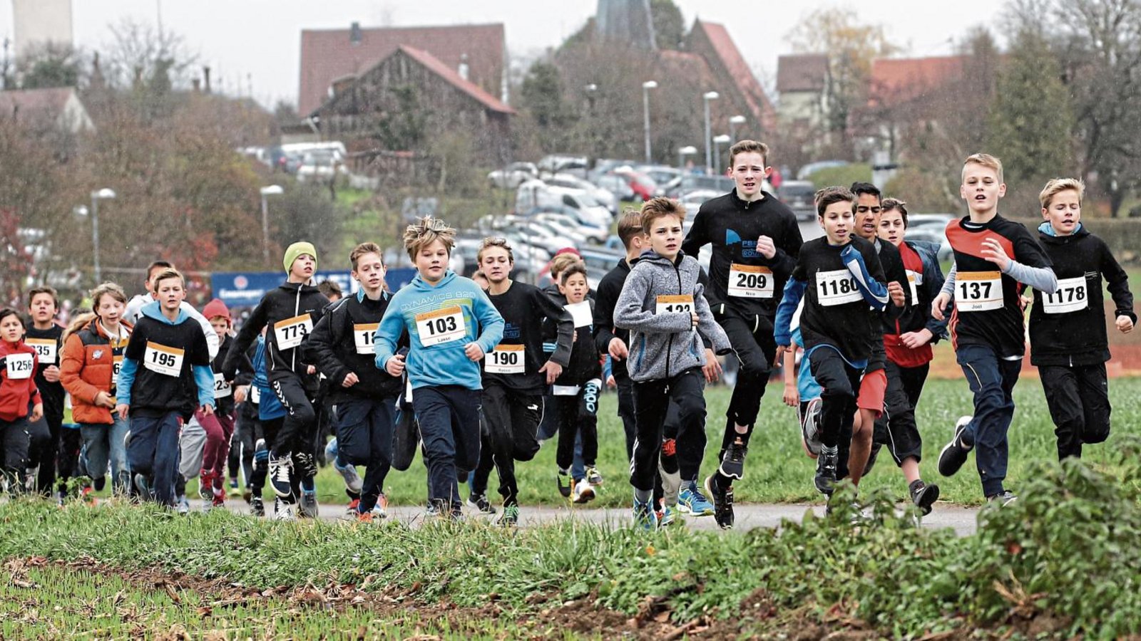 Einen riesigen Ansturm der Jugend erwarten die Organisatoren des 12. Nussdorflaufs an diesem Samstag. Für die Schülerläufe über 1,5 Kilometer gibt es 1039 Voranmeldungen. Foto: Küppers Einen riesigen Ansturm der Jugend erwarten die Organisatoren des 12. Nussdorflaufs an diesem Samstag. Für die Schülerläufe über 1,5 Kilometer gibt es 1039 Voranmeldungen. Foto: Küppers