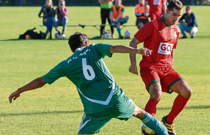 Roberto Ancona (rechts) sieht eine kleine Siegchance gegen den Tabellenführer der Kreisliga A 3, Croatia Bietigheim. Foto: Leitner