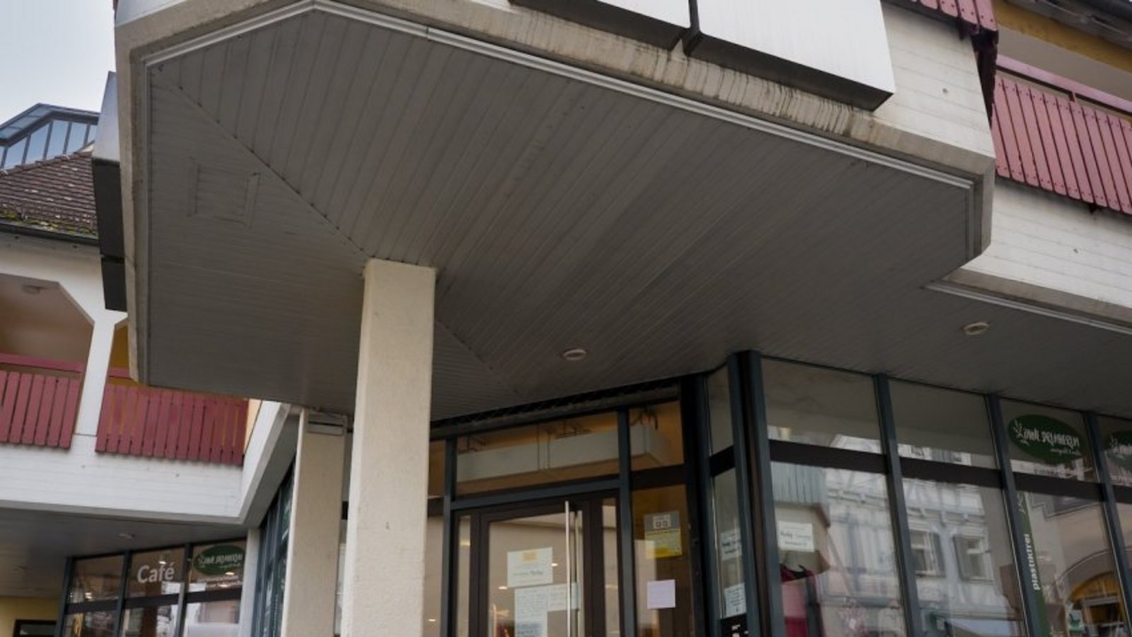 Die Räume in der Marktgasse können nach dem Tiefgaragenbrand nicht mehr genutzt werden. Die Post sucht aktuell nach einem neuen Vertragspartner.  Archivfoto: VKZ/Herth