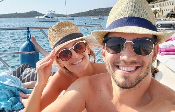 Tobias Benz mit seiner Verlobten Martina.