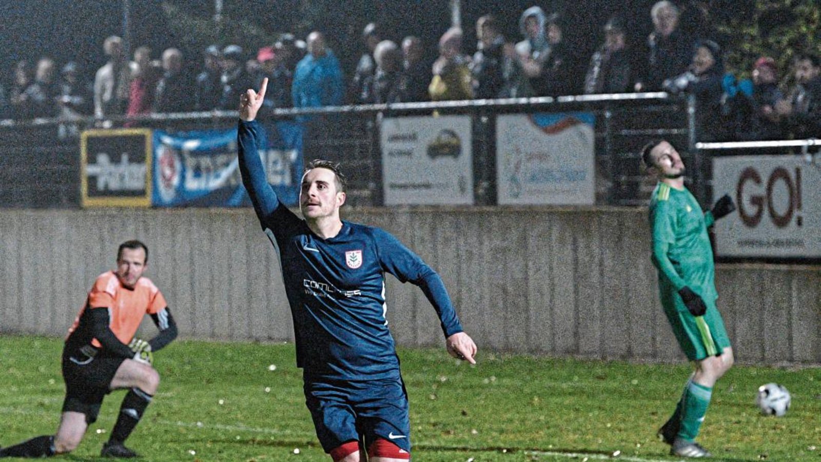 Dreifach-Torschütze Johannes Wizemann freut sich nach seinem Treffer zum Zwischenstand von 2:1 für den TSV Nussdorf. Foto: Leitner Dreifach-Torschütze Johannes Wizemann freut sich nach seinem Treffer zum Zwischenstand von 2:1 für den TSV Nussdorf. Foto: Leitner