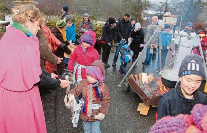 Die Luperci hatten beim Lauf um das Feuer im Rahmen des Lichterfests Lupercalia viel Spaß.  Fotos: Gergen