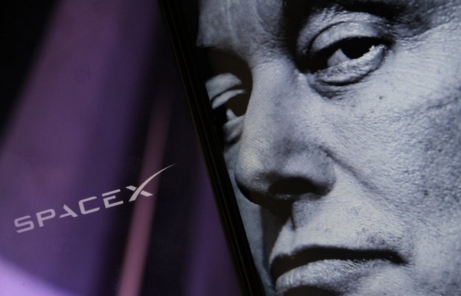 Die SpaceX-Aktie sorgt schon vor dem offiziellen Nasdaq-Debüt für Aufsehen. Warum der Pre-IPO-Handel den Markt elektrisiert, welche Chancen und Risiken jetzt im Fokus stehen und worauf Anleger zum Börsenstart achten sollten.<span class='image-autor'>Foto: Kemarrravv13 / Shutterstock.com</span>