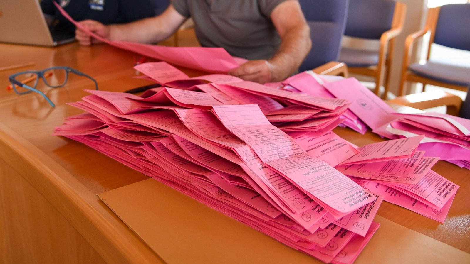 Abgestimmt wird bei den Wahlen auf Papier – ausgezählt und veröffentlicht ebenfalls.Foto: Archiv/Bischof