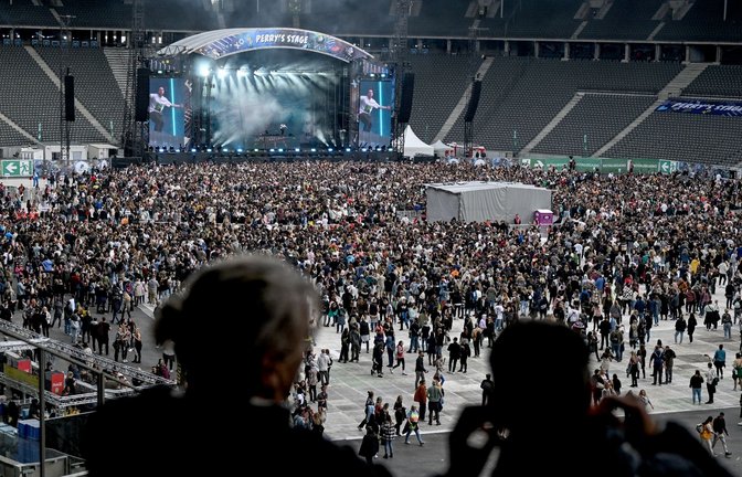 Das Lollapalooza im und am Berliner Olympiastadion.<span class='image-autor'>Foto: Britta Pedersen/dpa</span>