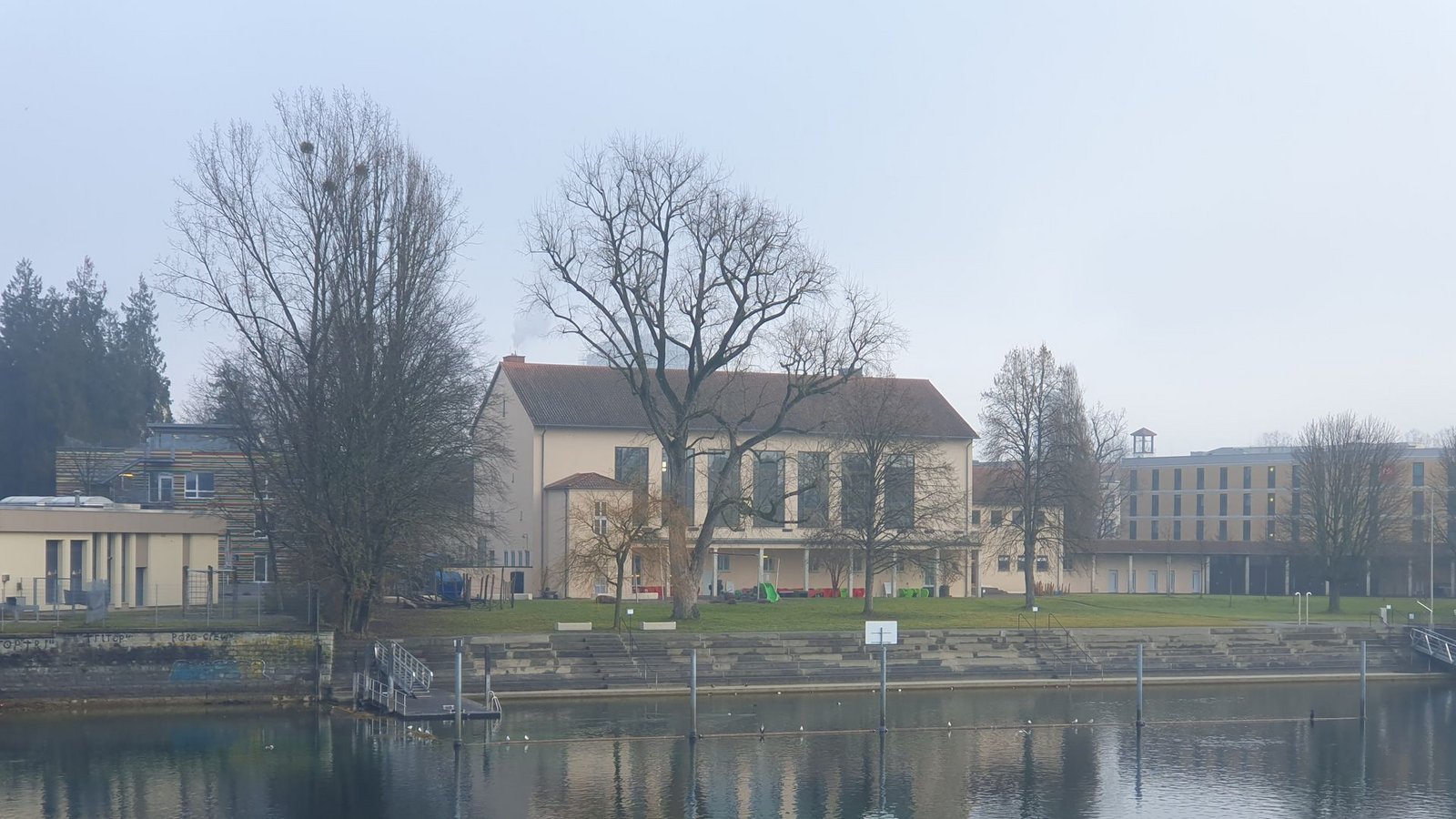 Ort der Tragödie: das alte Konstanzer Hallenbad am RheinFoto: Wein Ort der Tragödie: das alte Konstanzer Hallenbad am RheinFoto: Wein