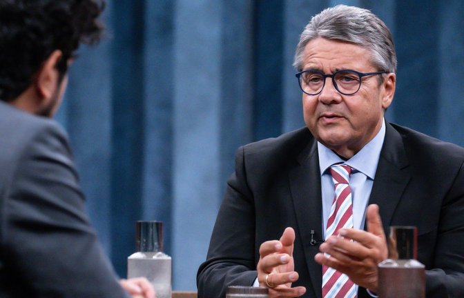 Sigmar Gabriel (SPD) war im ARD-Talk bei Caren Miosga zu Gast.<span class='image-autor'>Foto: ARD/Claudius Pflug</span>