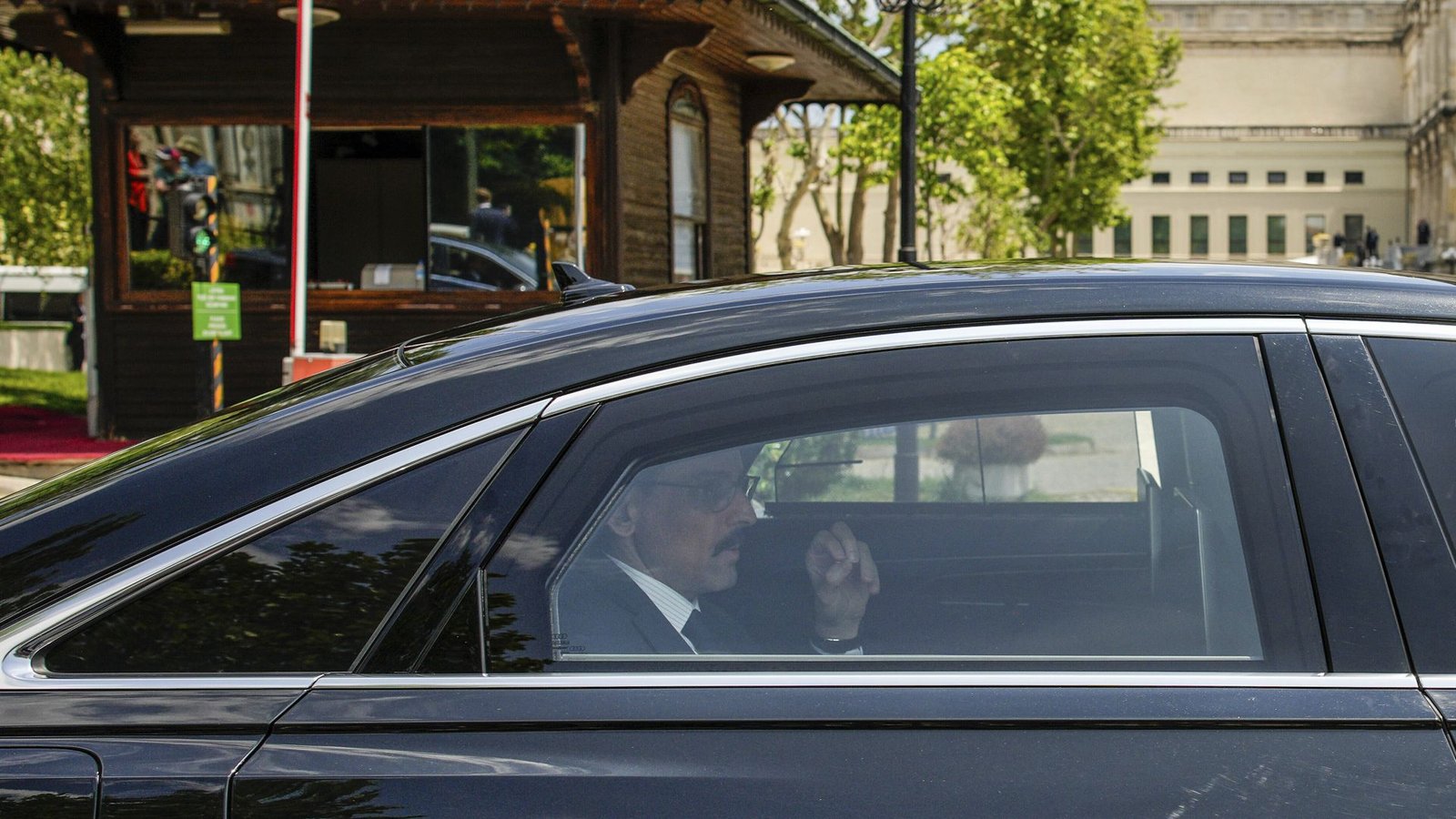 Schwierige Mittlerrolle: Ibrahim Kalin, Direktor des türkischen Geheimdienstes, trifft am Verhandlungsort in Istanbul ein.Foto: Emrah Gurel/AP/dpa Schwierige Mittlerrolle: Ibrahim Kalin, Direktor des türkischen Geheimdienstes, trifft am Verhandlungsort in Istanbul ein.Foto: Emrah Gurel/AP/dpa