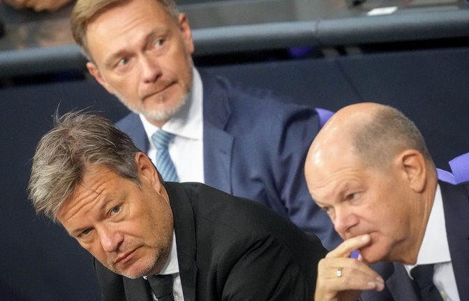 Pflegten das Bild vom Alleskönner Staat: (von links) Wirtschaftsminister Robert Habeck (Grüne), FDP-Chef und Ex-Vizekanzler Christian Lindner, Bundeskanzler Olaf Scholz (SPD).<span class='image-autor'>Foto: dpa/Kay Nietfeld</span>
