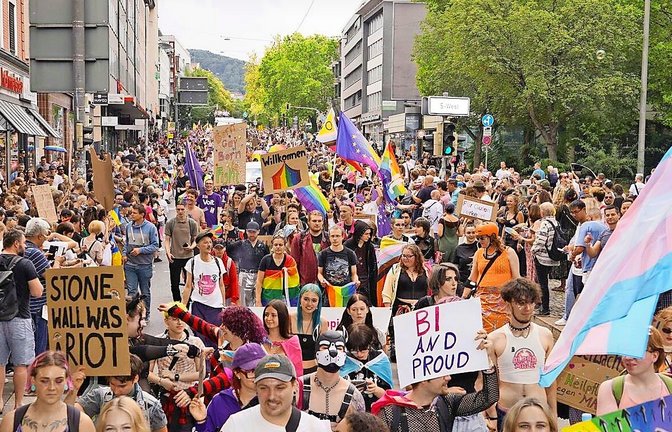 Am 25. Juli wird es bunt in den Straßen: Dann zieht die CSD-Parade wieder durch Stuttgart – für viele Teilnehmende ist die Demo dieses Jahr wichtiger denn je.<span class='image-autor'>Foto: Andreas Rosar</span>