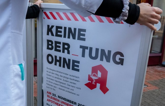 Apotheker protestieren gegen die Sparpolitik.<span class='image-autor'>Foto: dpa/Anna Ross</span>
