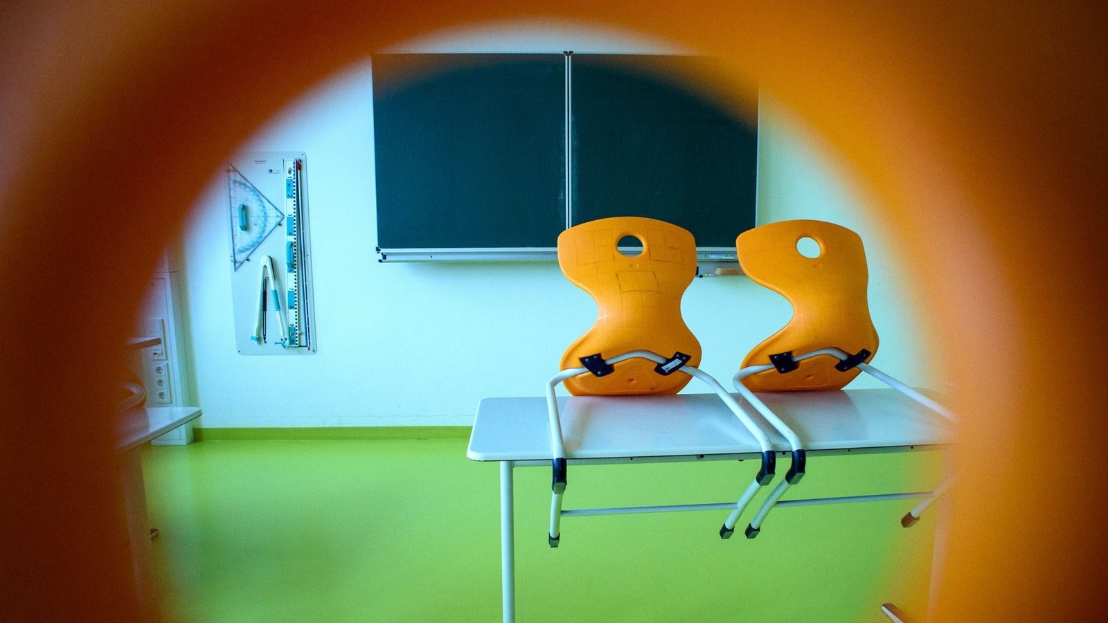Die Klassenzimmer sind dicht, es sind Sommerferien. Das heißt auch: Kraft tanken für wichtige Aufgaben.Foto: dpa/Klaus-Dietmar Gabbert