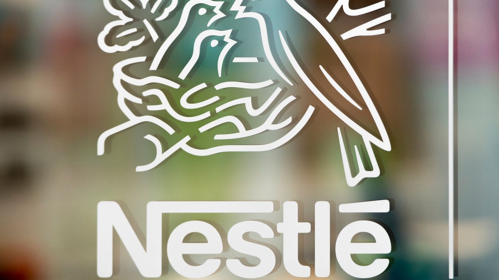 Nestlé: "Überall dort, wo wir tätig sind, entspricht unser Portfolio den lokalen Vorschriften oder internationalen Standards".Foto: Laurent Gillieron/KEYSTONE/dpa