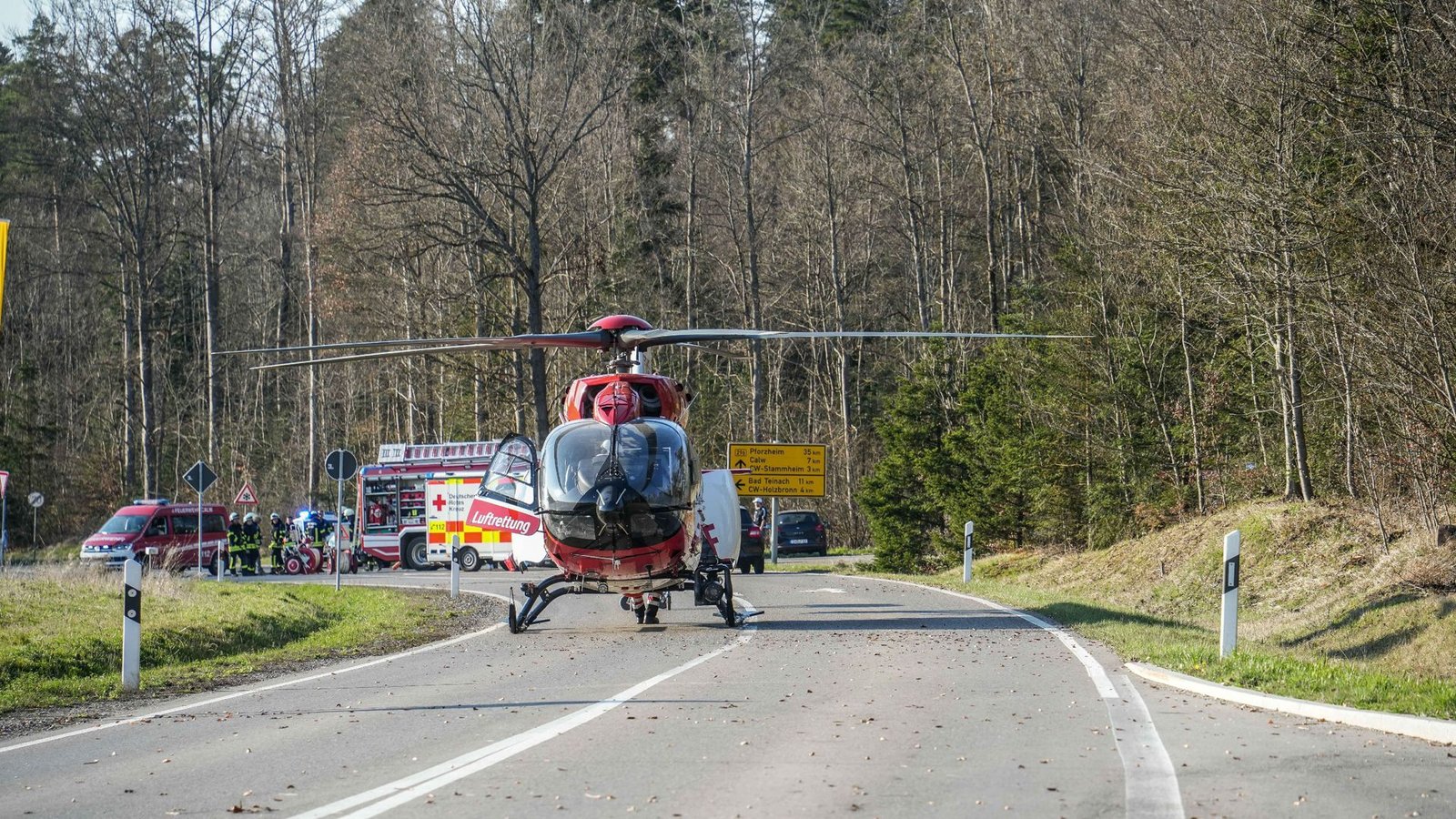 Die B296 war bis 20.30 Uhr gesperrt.Foto: SDMG/Dettenmeyer Die B296 war bis 20.30 Uhr gesperrt.Foto: SDMG/Dettenmeyer
