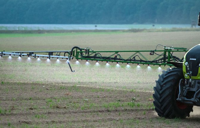 Mit dem Gesetz wollte die EU künftig weniger Pestizideinsatz auf europäischen Äckern. (Symbolbild)<span class='image-autor'>Foto: dpa/Patrick Pleul</span>