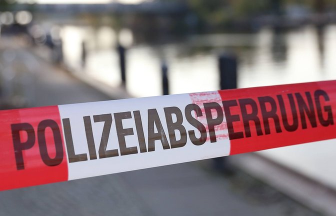 Polizeiabsperrung am Fundort einer Leiche (Symbolfoto).<span class='image-autor'>Foto: Imago/Martin Müller</span>