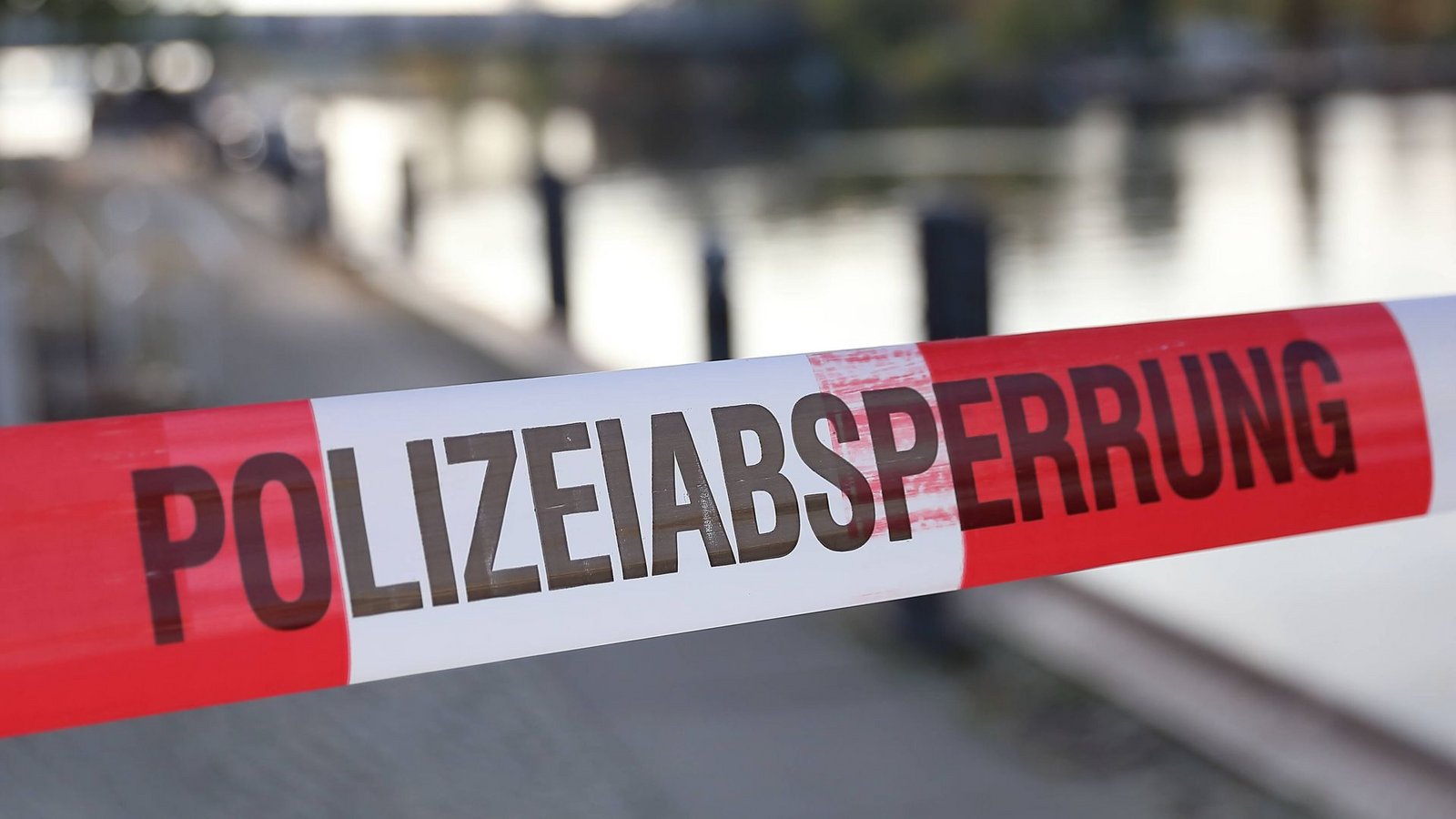 Polizeiabsperrung am Fundort einer Leiche (Symbolfoto).Foto: Imago/Martin Müller Polizeiabsperrung am Fundort einer Leiche (Symbolfoto).Foto: Imago/Martin Müller