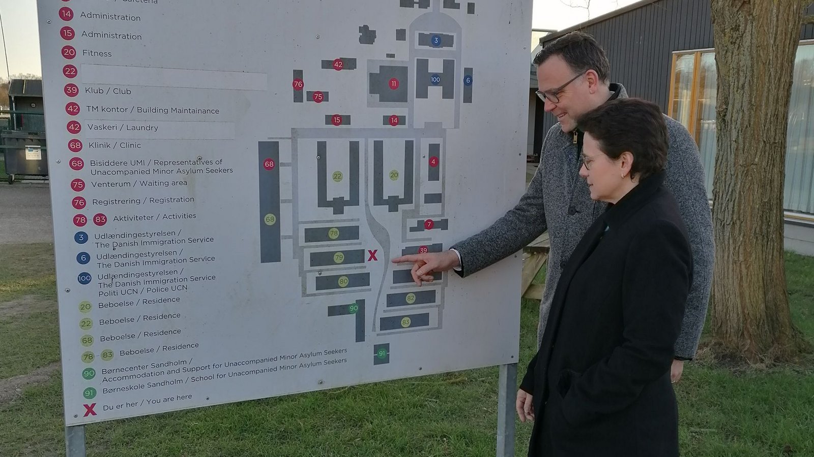 Justizministerin Marion Gentges und Staatssekretär Siegfried Lorek in einem dänischen Ankunftszentrum.Foto: Christian Gottschalk Justizministerin Marion Gentges und Staatssekretär Siegfried Lorek in einem dänischen Ankunftszentrum.Foto: Christian Gottschalk