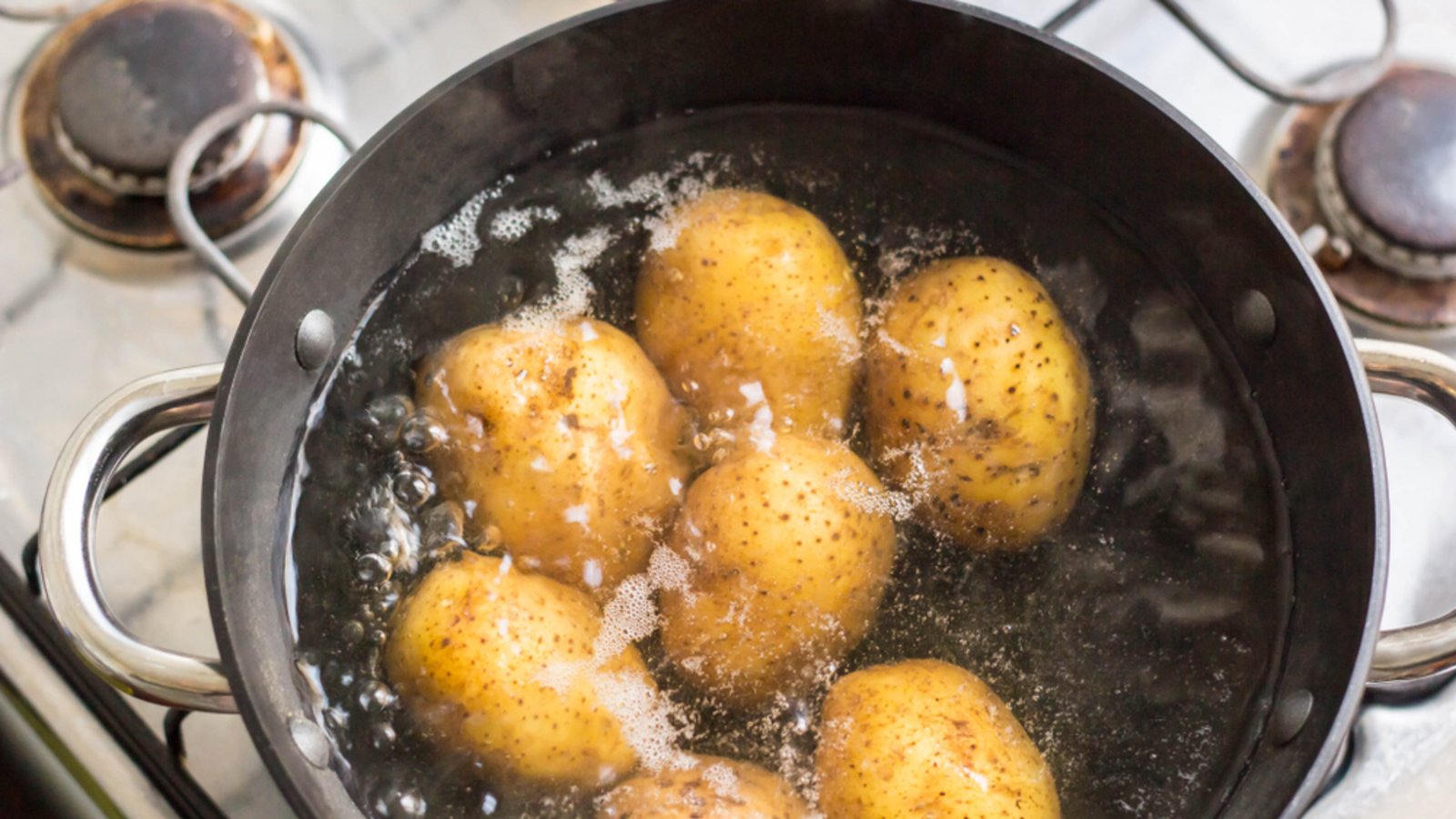 Wie lange dauert es, bis Kartoffeln gar sind?Foto: dashtik / shutterstock.com Wie lange dauert es, bis Kartoffeln gar sind?Foto: dashtik / shutterstock.com