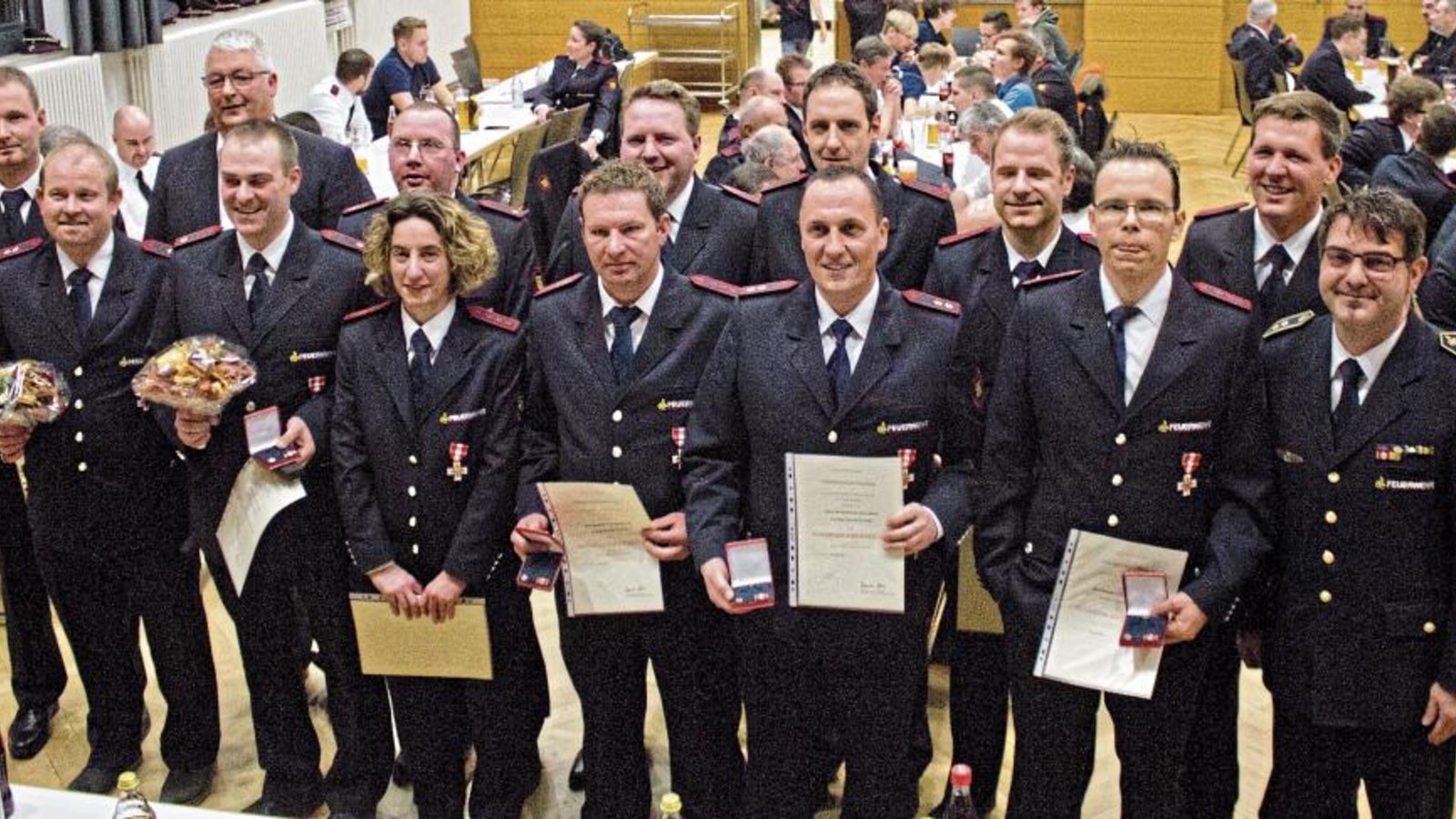 Ehrungen bei der Eberdinger Feuerwehr; rechts Kreisbrandmeister Andy Dorroch. Fotos: Friedrich
