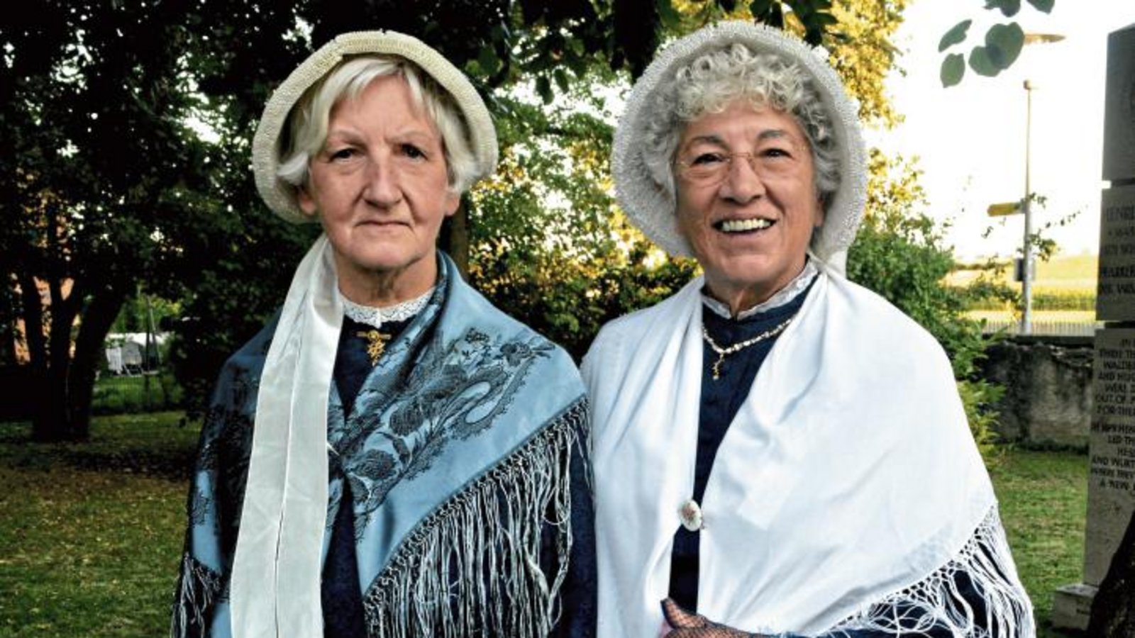 Aus Basel in der Schweiz in Waldenser-Tracht angereist: Valdesina Ricca Reale (links) und Doza Naso Gysin. Fotos: Stahlfeld Aus Basel in der Schweiz in Waldenser-Tracht angereist: Valdesina Ricca Reale (links) und Doza Naso Gysin. Fotos: Stahlfeld