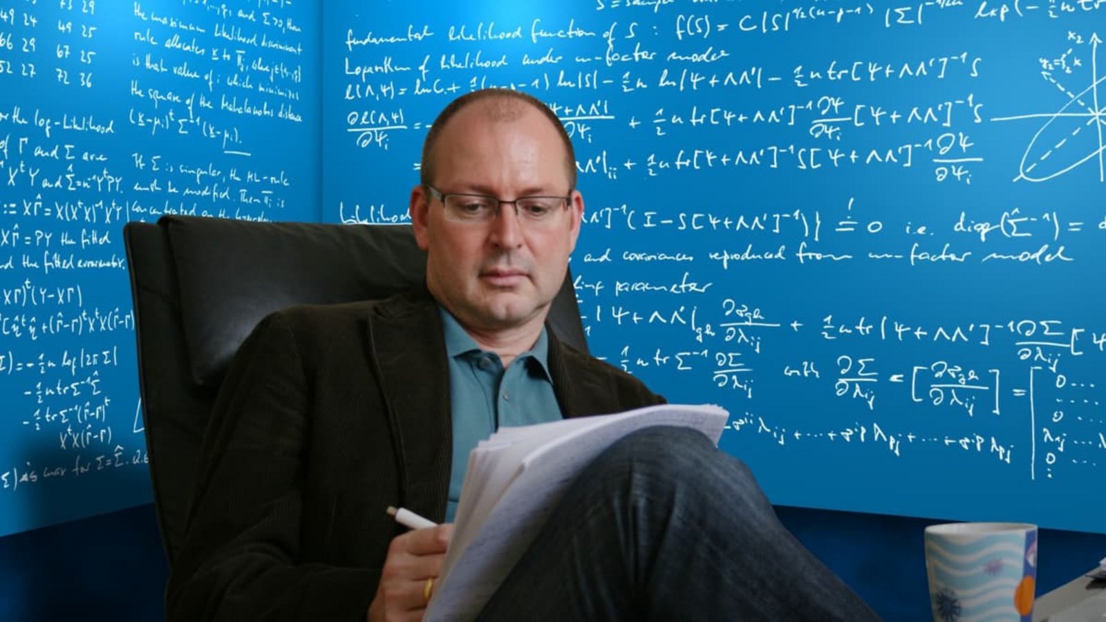 Die Beschäftigung mit dem Lottospiel 6 aus 49 verschafft Mathematik-Professor Christian Hesse Abwechslung von wirklich schweren Berechnungen.Vlad Sasu
