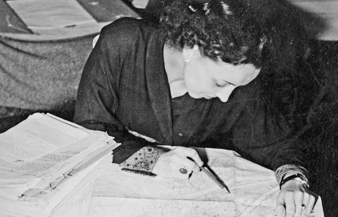 In der Ausstellung ist auch der Mannheimer Postraub von 1949 ein Thema.  Kriminalassistentin Inge Lothmann war damals  als erste Frau in Deutschland undercover im Einsatz, um Hinweise zu den Tätern zu sammeln.<span class='image-autor'>Technoseum</span>