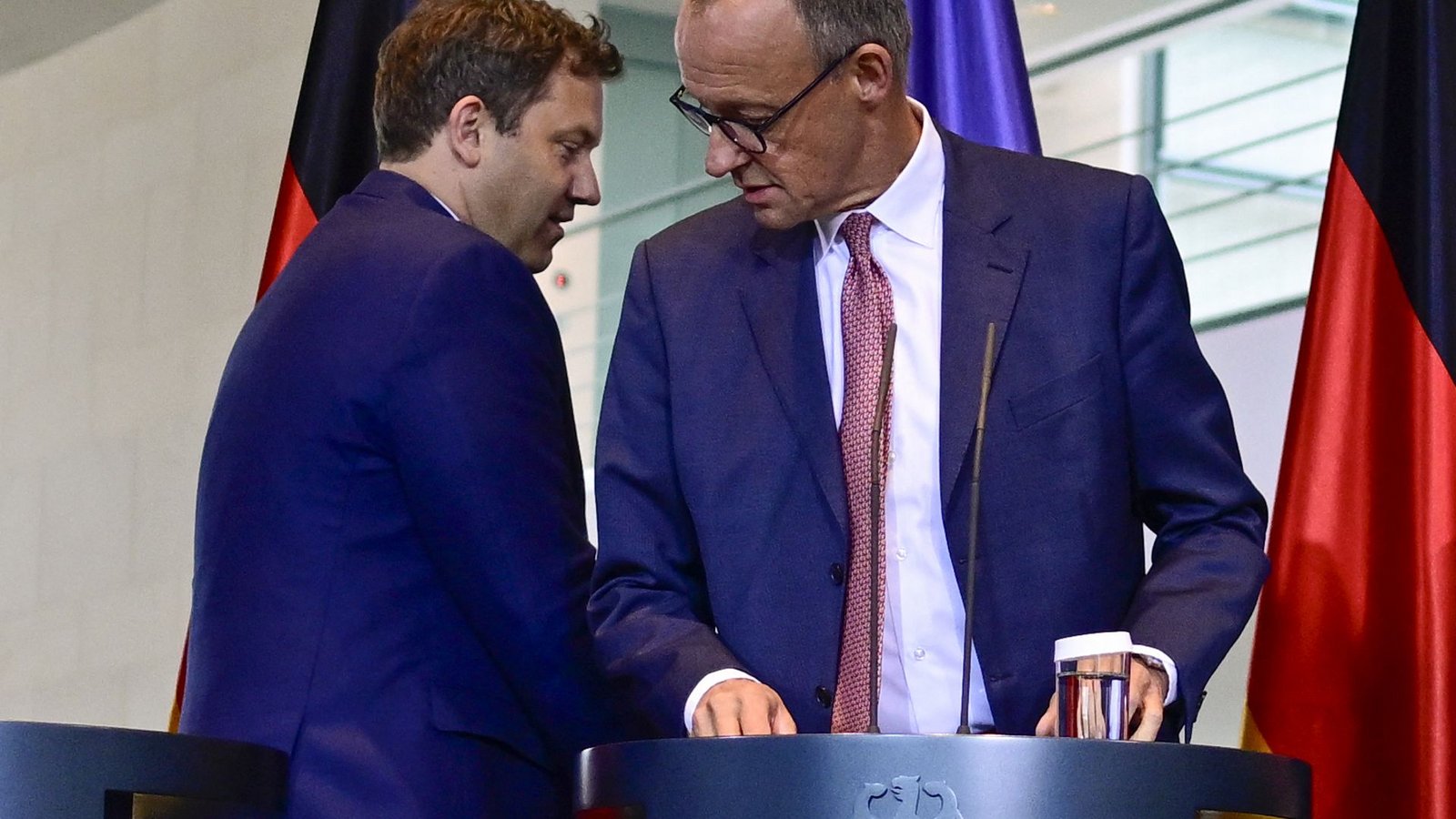 Für Merz und Klingbeil gibt es viel zu tun.Foto: AFP Für Merz und Klingbeil gibt es viel zu tun.Foto: AFP