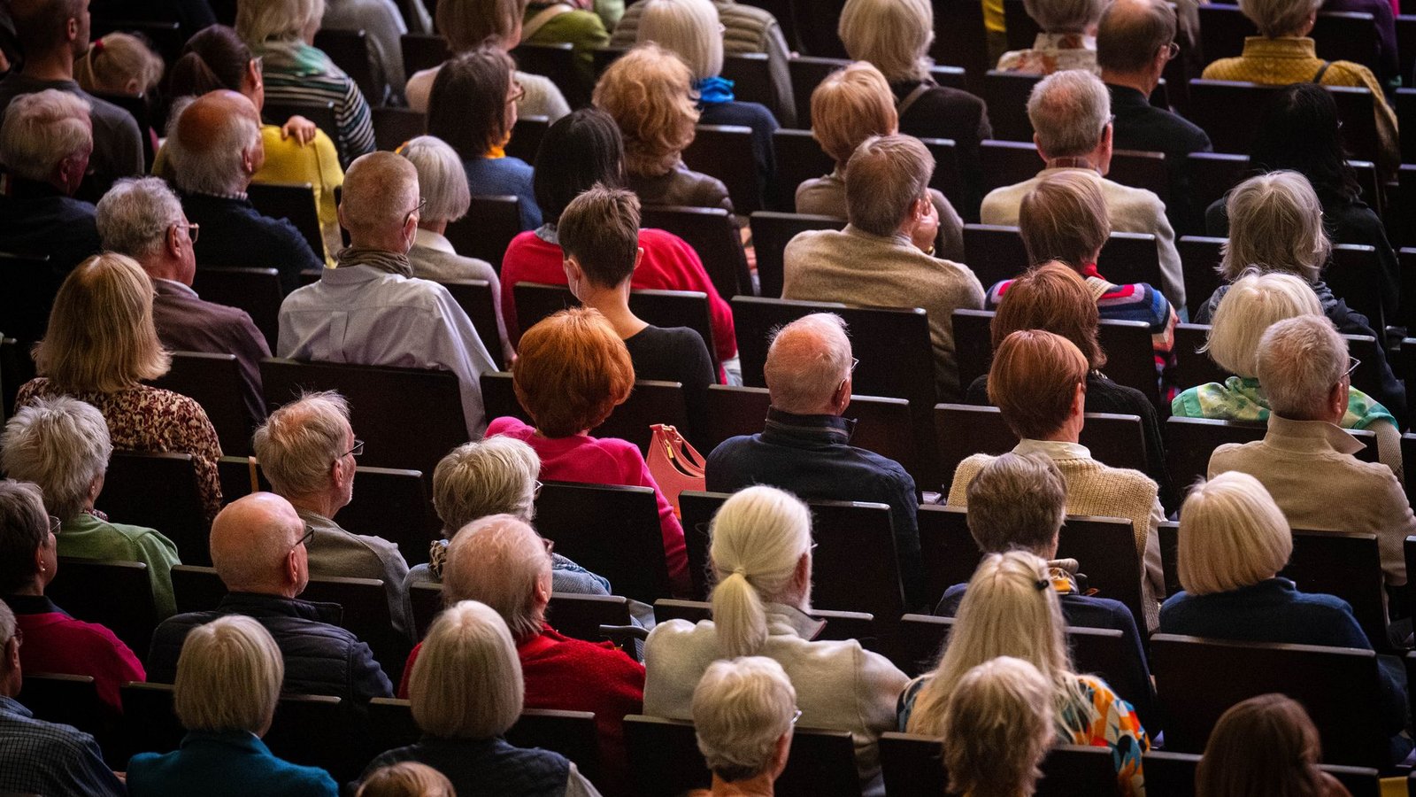 Immer mehr Ältere - und weniger Jüngere: Das kennzeichnet die demografische Entwicklung. (Symbolbild)Foto: Sina Schuldt/dpa Immer mehr Ältere - und weniger Jüngere: Das kennzeichnet die demografische Entwicklung. (Symbolbild)Foto: Sina Schuldt/dpa