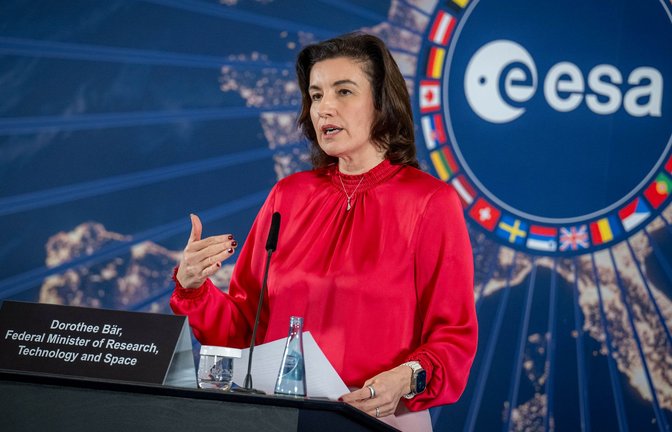 Bundesraumfahrtministerin Dorothee Bär (CSU) setzt auf eine deutsche Teilnahme bei einer künftigen Mond-Mission. (Archivbild)<span class='image-autor'>Foto: Sina Schuldt/dpa</span>