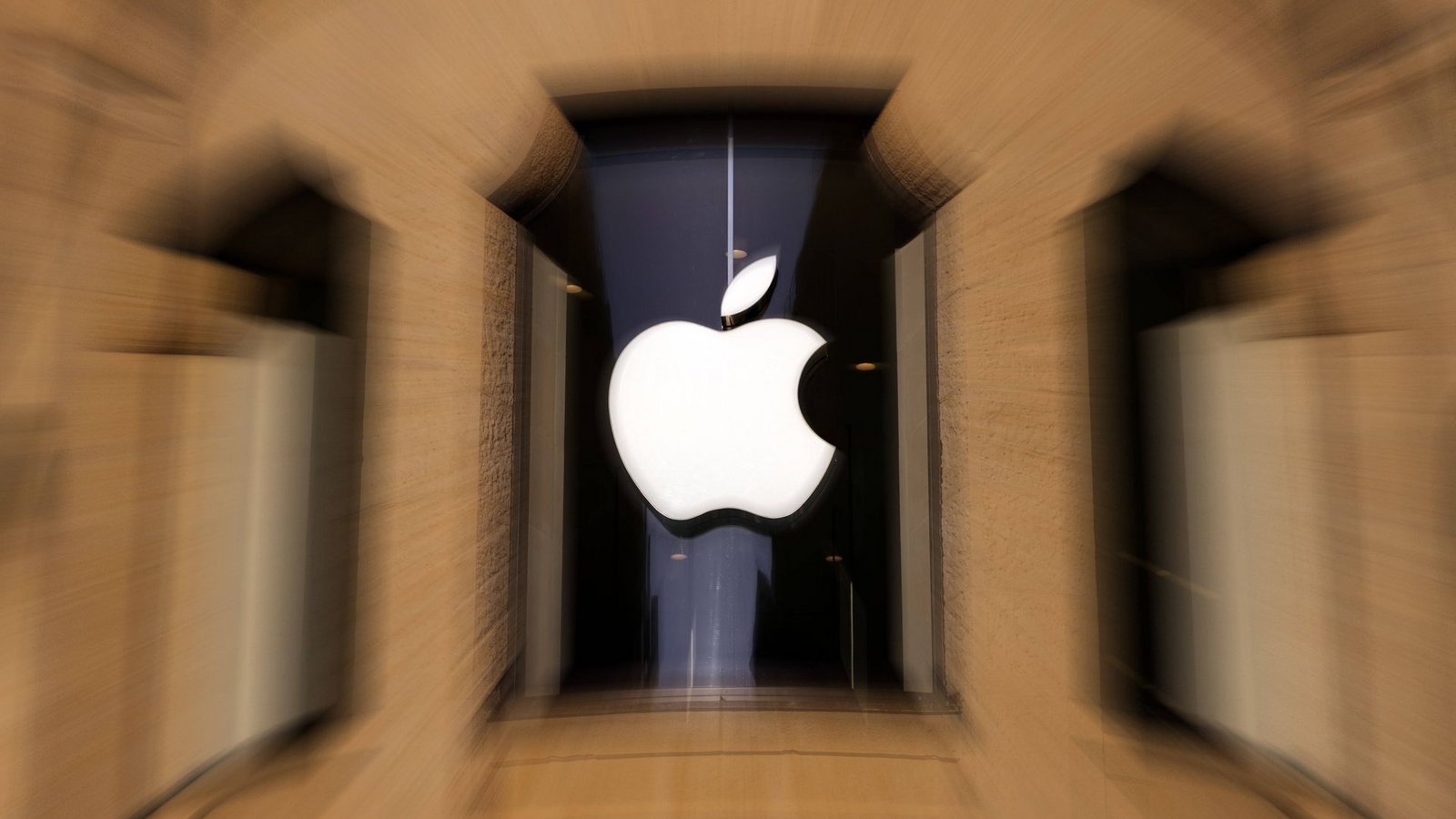 Es liegen offenbar Anhaltspunkte dafür vor, dass Apple den Zugang Dritter zu Bezahlfunktionen einschränkt.Foto: imago images/Future Image/Christoph Hardt via www.imago-images.de