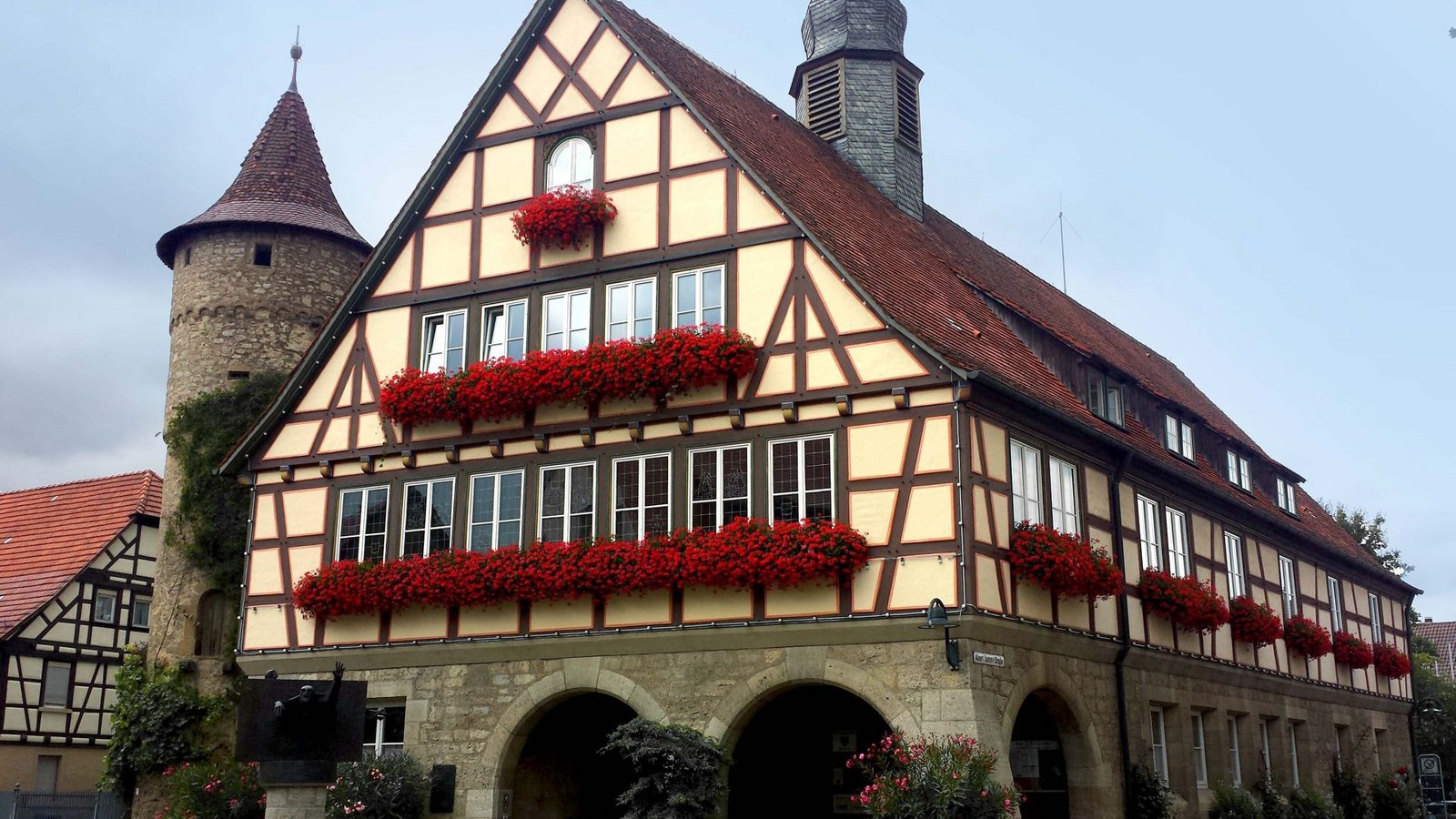 Zwei Jahre lang war Heike Naber aus ihrem Rathaus ausgesperrt.Foto: Gemeinde Niederstetten Zwei Jahre lang war Heike Naber aus ihrem Rathaus ausgesperrt.Foto: Gemeinde Niederstetten