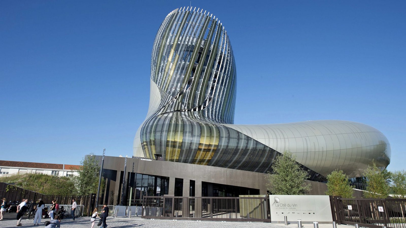 Vorbild für die neue Weinwelt in Baden-Württemberg: die Cité du vin in Bordeaux.Foto: dpa/Caroline Blumberg