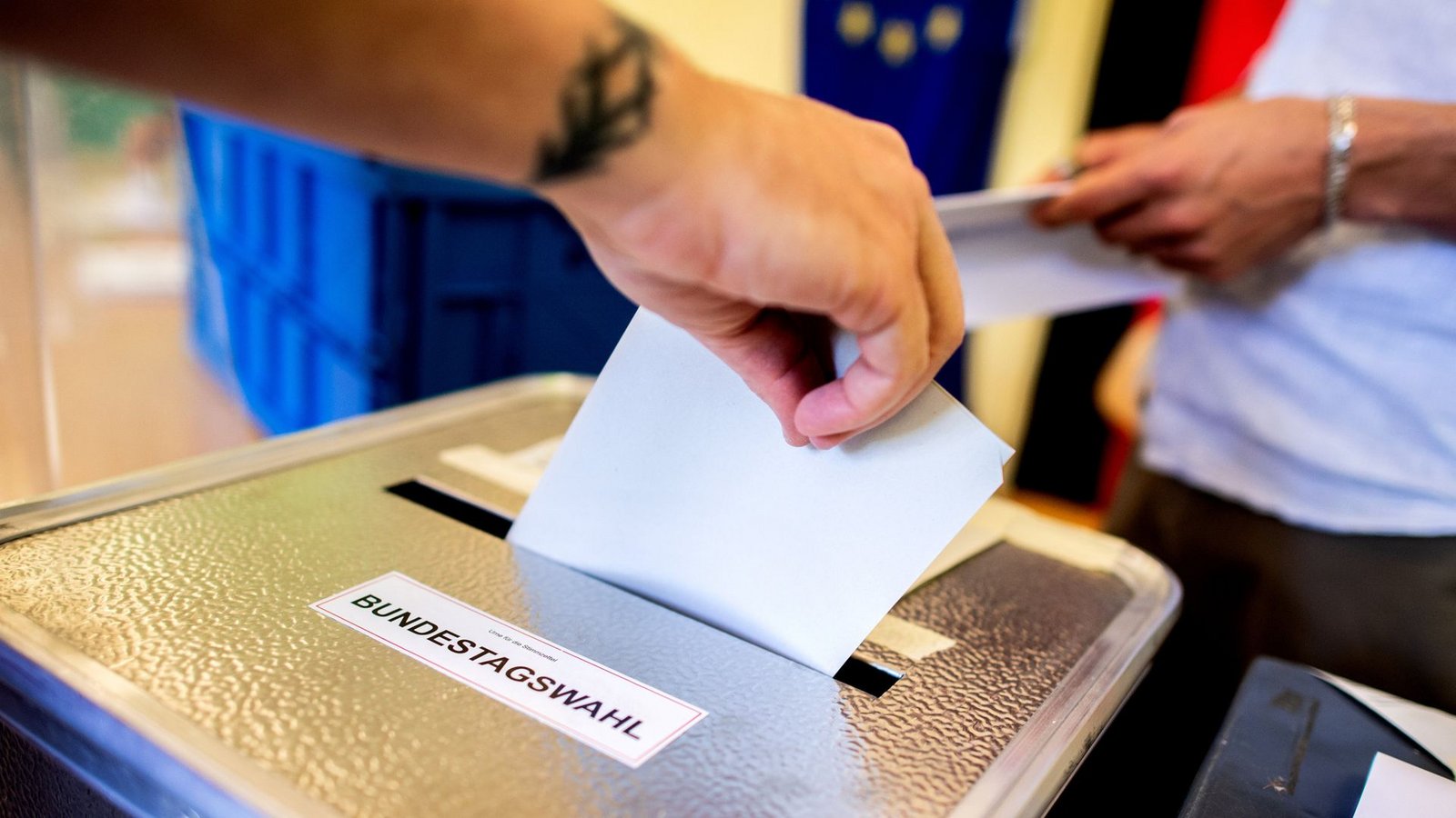 Für das  „Trendbarometer“ wurden Wahlberechtigte auf ihre Parteipräferenz hin befragt. (Symbolbild)Foto: dpa/Hauke-Christian Dittrich
