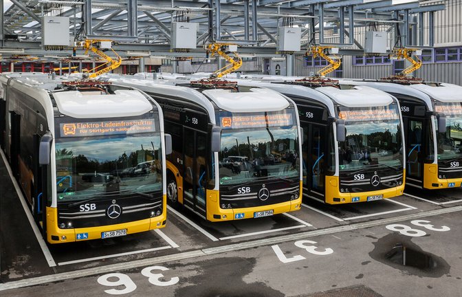 Nagelneu und nicht billig: Die Elektrobusse der Stuttgarter Straßenbahnen AG (SSB) samt aufwendiger Ladeinfrastruktur.<span class='image-autor'>Foto: Lichtgut/Christoph Schmidt</span>