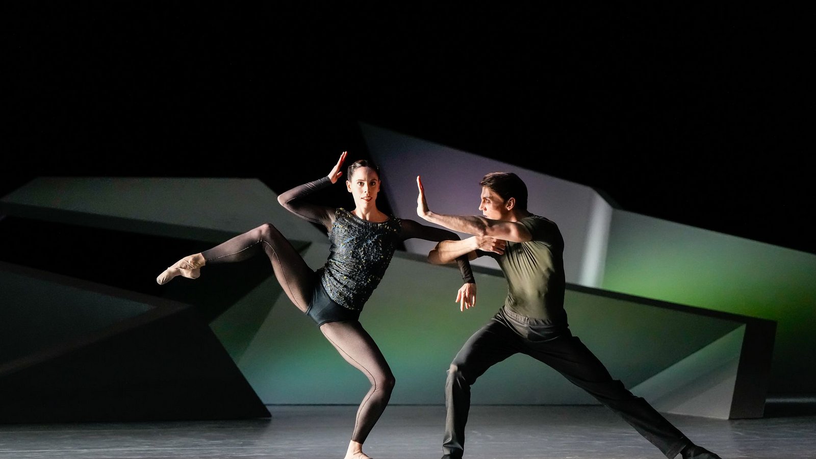 Im Duett: Elisa Badenes und  Matteo MicciniFoto: © Roman Novitzky/Stuttgarter Ballett/© Roman Novitzky/Stuttgarter Ballett