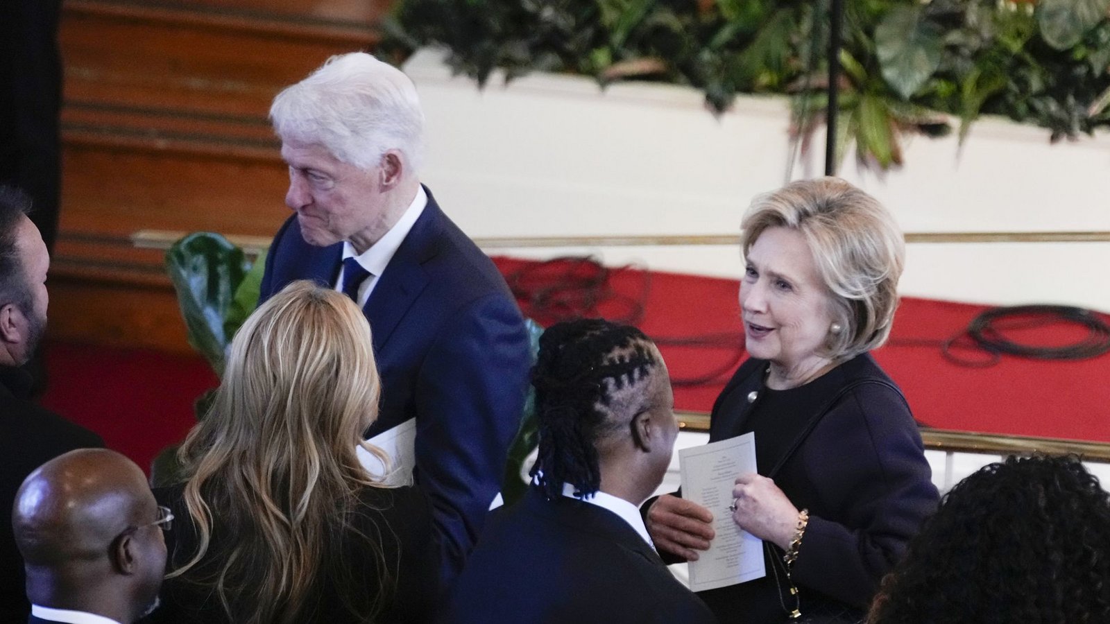 Der frühere US-Präsident Bill Clinton und seine Frau, die frühere Außenministerin Hillary Clinton.Foto: dpa/Andrew Harnik Der frühere US-Präsident Bill Clinton und seine Frau, die frühere Außenministerin Hillary Clinton.Foto: dpa/Andrew Harnik