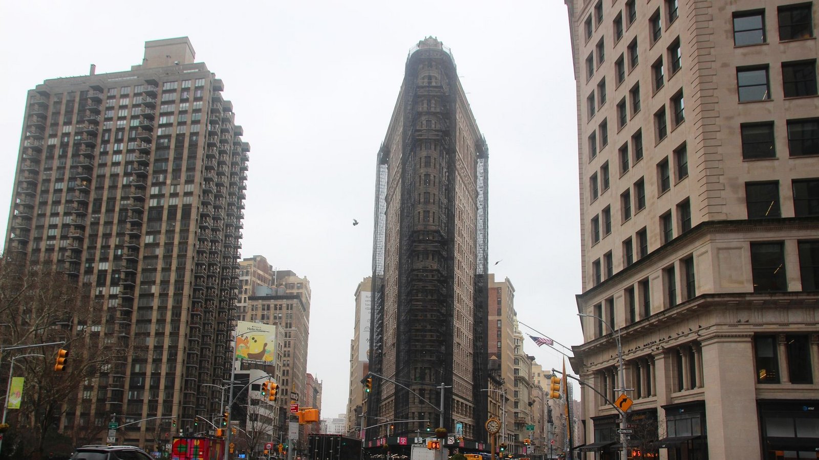 Das teilweise eingerüstete Flatiron Building in dem nach ihm benannten Flatiron District von Manhattan.Foto: Christina Horsten/dpa