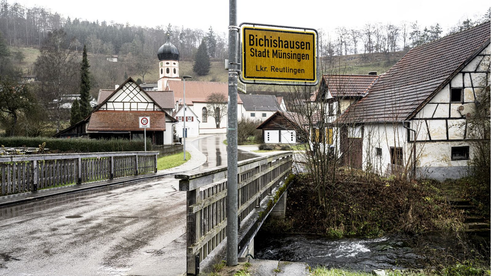 Im 130-Einwohner-Dorf Bichishausen wurde der aktuelle Stuttgarter Tatort gedreht. Viele Dorfbewohner sind vom Ergebnis  nicht begeistert.Foto: sichtlichmensch/Andy Reiner