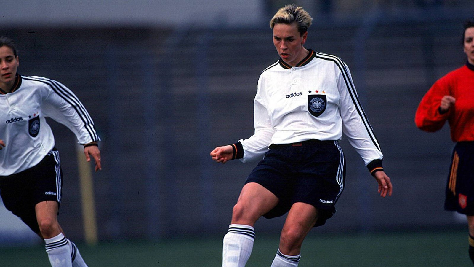 1997 holten die DFB-Frauen den EM-Titel in Oslo durch ein 2:0 im Finale gegen Italien. Sandra Minnert (Foto) erzielte  das 1:0, Birgit Prinz erhöhte auf 2:0. Die Partie sahen nur 2221 Zuschauer.Foto: imago/Claus Bergmann/imago sportfotodienst