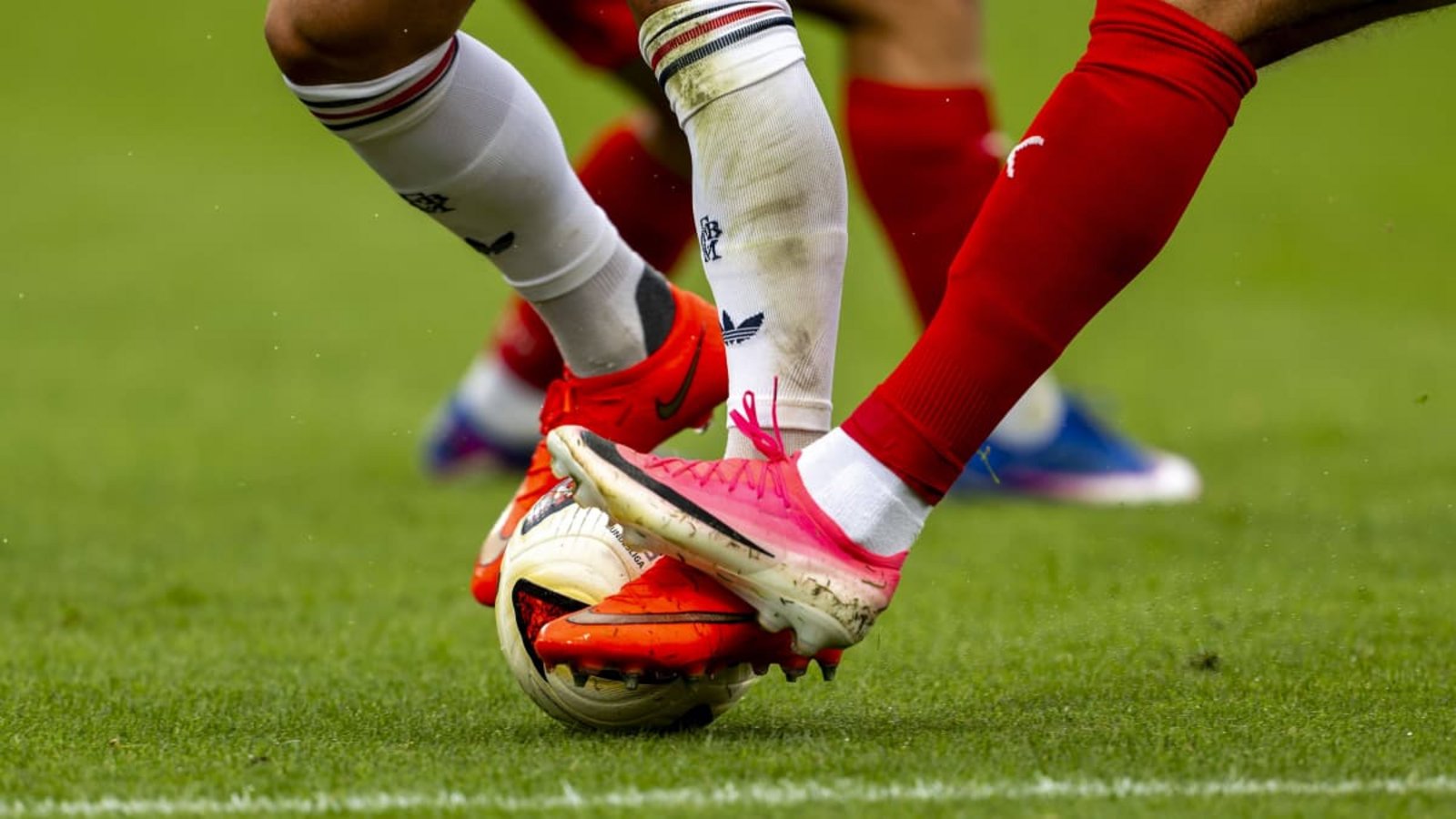 An diesem Wochenende ist es so weit. In der Fußball-Bezirksliga Stuttgart/Böblingen wird wieder um Punkte gekämpft.IMAGO/MIS
