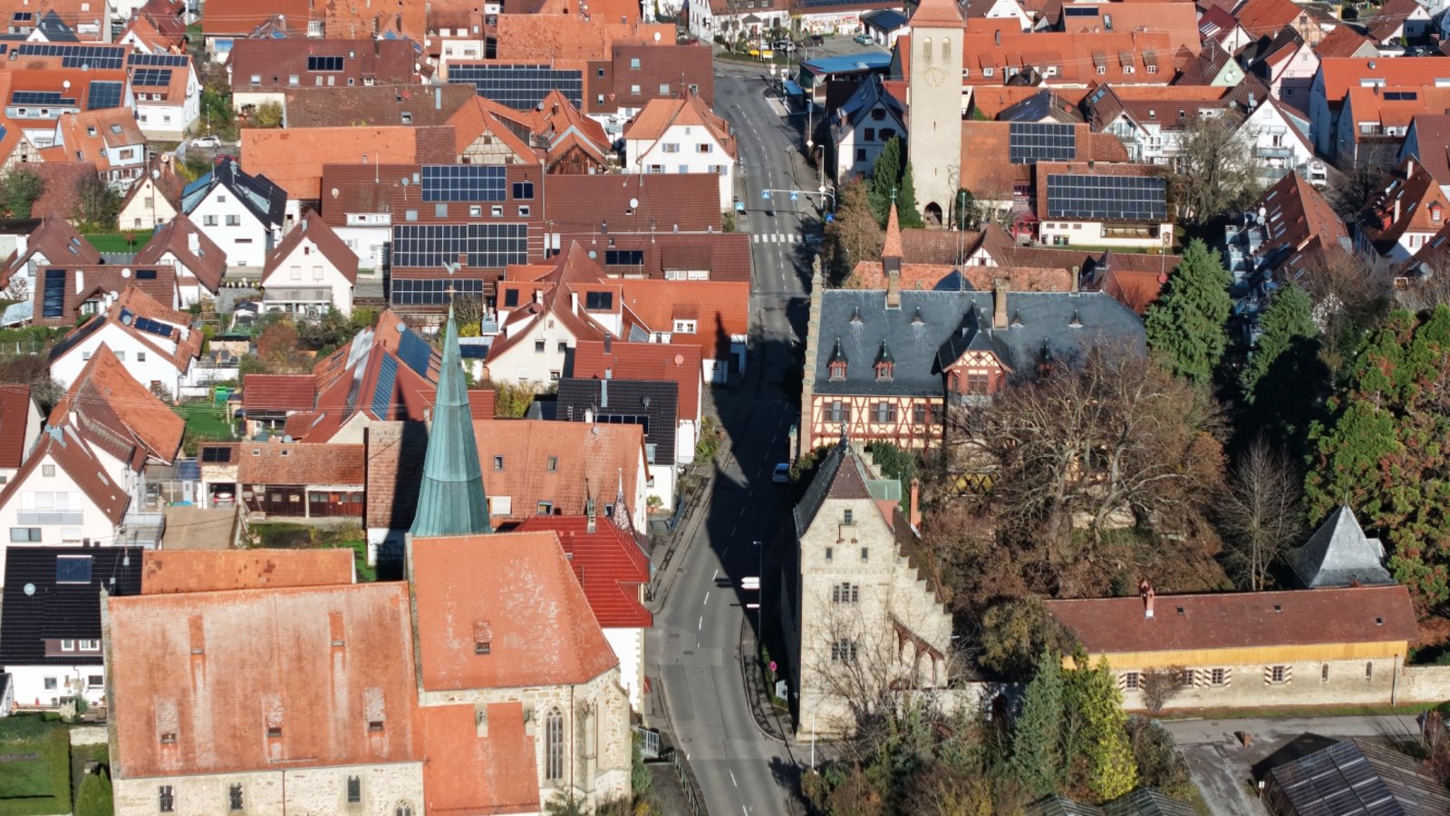 In der Nussdorfer Martinstraße (Mitte) stehen Sanierungsarbeiten an. Archivfoto: VKZ/Küppers