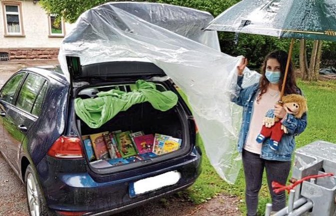 „Wir lassen unsere Schlosskinder nicht im Regen stehen“, so das Team des Kindergartens. Foto: p