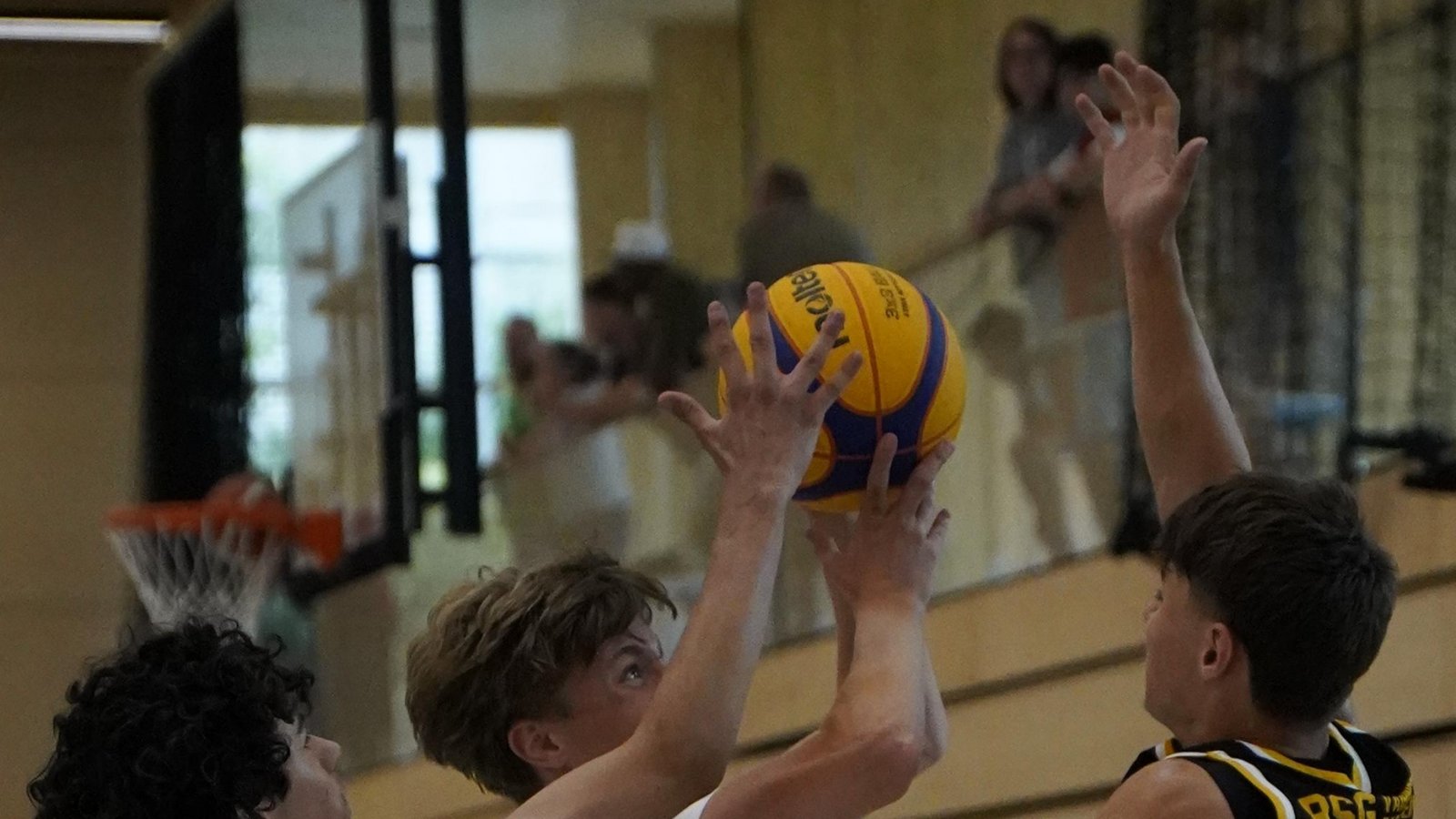 Ordentlich zur Sache ging es beim 3x3-Turnier der Basketballer in der Vaihinger Kaltensteinhalle. Besonders die Teams der BSG konnten überzeugen. Foto: privat Ordentlich zur Sache ging es beim 3x3-Turnier der Basketballer in der Vaihinger Kaltensteinhalle. Besonders die Teams der BSG konnten überzeugen. Foto: privat