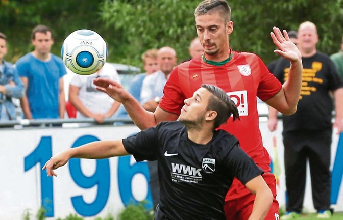 Zum Saisonauftakt hat Nussdorf (hinten Marcel Boch) den SV Riet geschlagen. Auch im Derby gegen Enzweihingen soll ein Dreier her.   Foto: Küppers