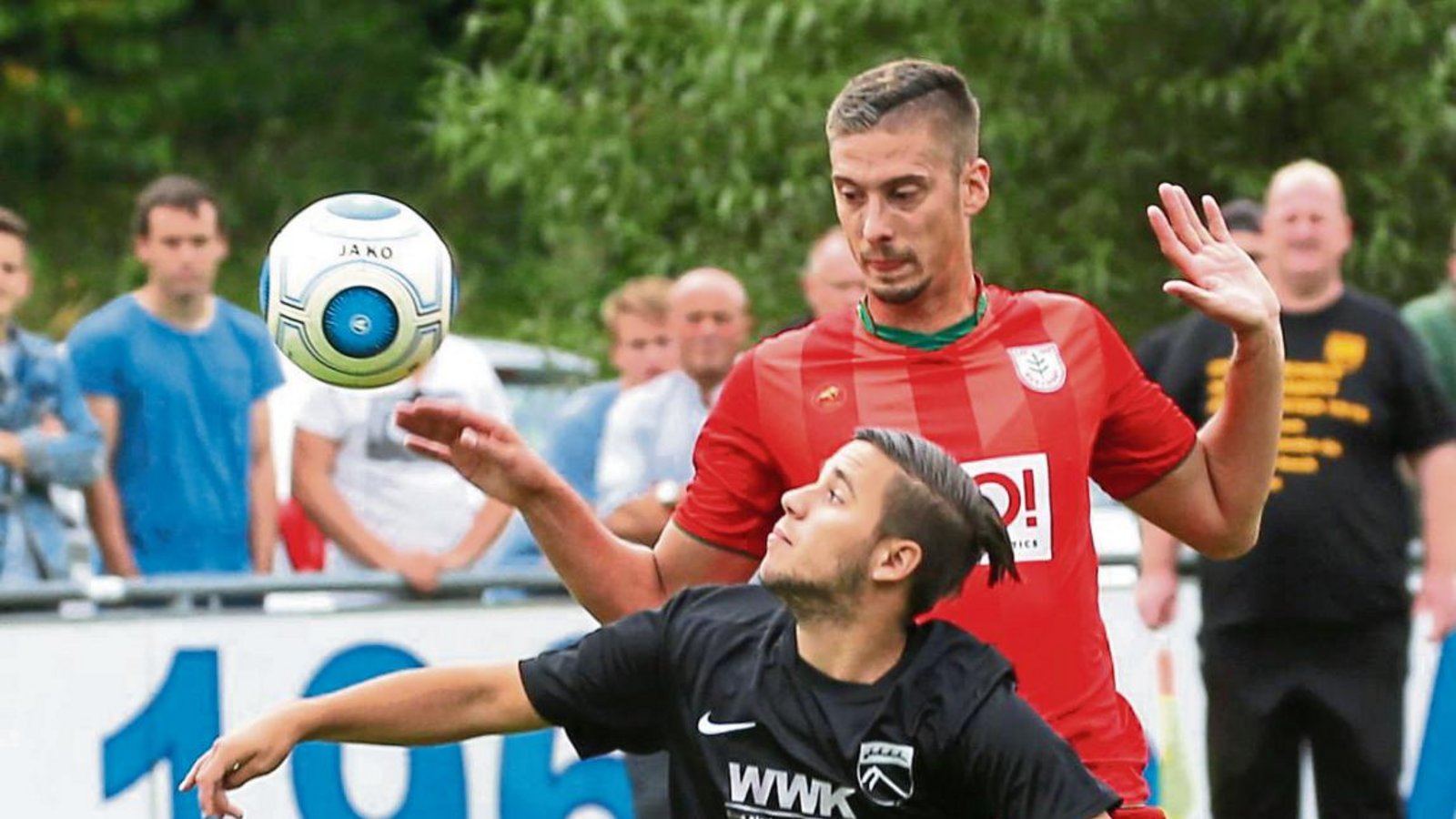Zum Saisonauftakt hat Nussdorf (hinten Marcel Boch) den SV Riet geschlagen. Auch im Derby gegen Enzweihingen soll ein Dreier her. Foto: Küppers Zum Saisonauftakt hat Nussdorf (hinten Marcel Boch) den SV Riet geschlagen. Auch im Derby gegen Enzweihingen soll ein Dreier her. Foto: Küppers
